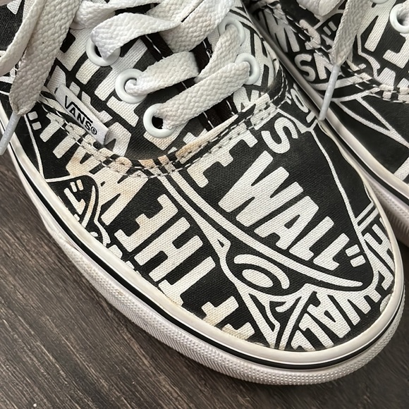 Vans - Picture 9 of 10